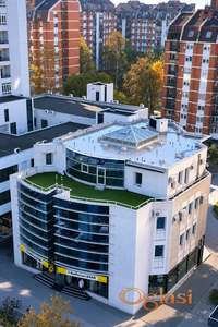 IZDAJE SE EKSKLUZIVAN POSLOVNI PROSTOR 240M2 U POSLOVNOJ ZGRADI NA BULEVARU OSLOBOĐENJA